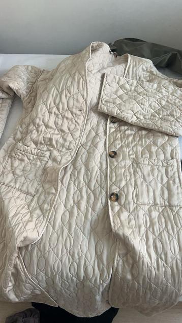Jasje beige (NIEUW) beschikbaar voor biedingen