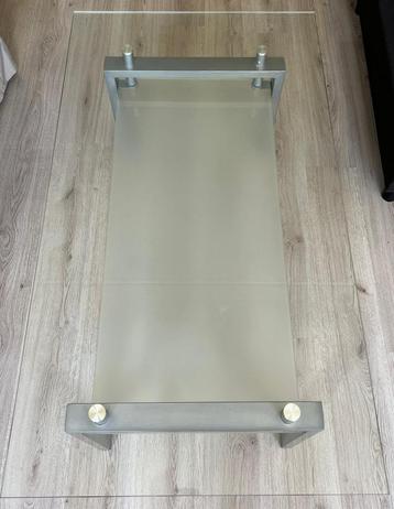 Glazen salontafel beschikbaar voor biedingen