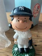 Uniek Lucy van Pelt Snoopy Peanuts New York Yankees beeld, Verzamelen, Ophalen of Verzenden, Snoopy, Nieuw, Beeldje of Figuurtje