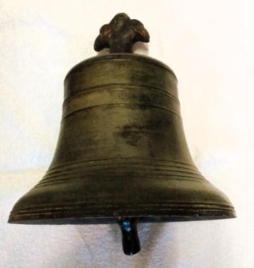 bronzen klokje beschikbaar voor biedingen