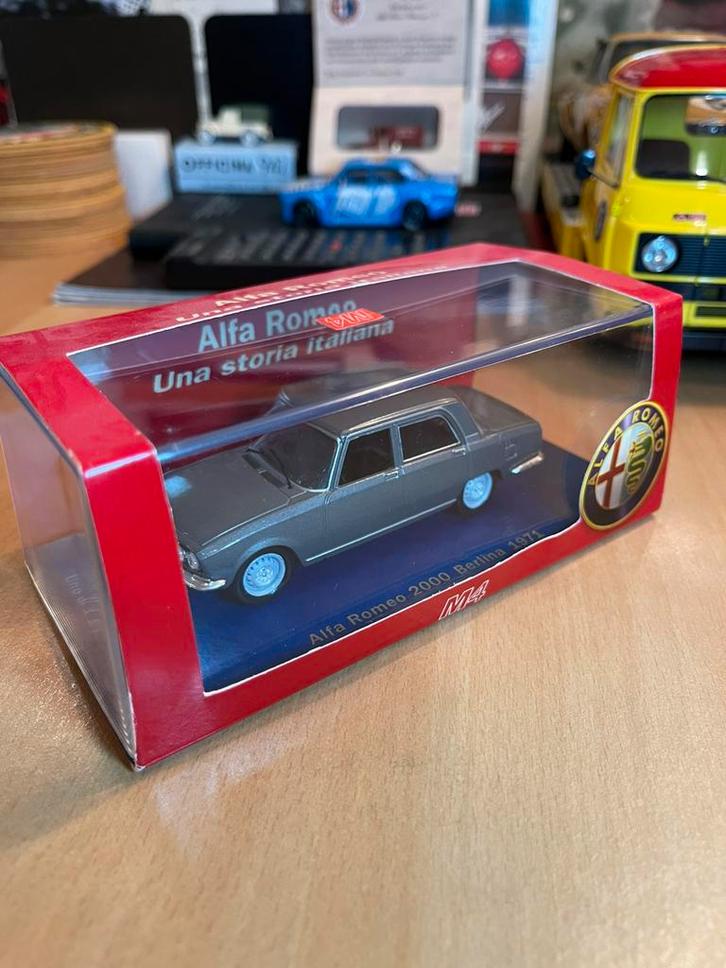 1:43 M4 ALFA ROMEO 2000 BERLINA ……. 12,50, Hobby en Vrije tijd, Modelauto's | 1:43, Zo goed als nieuw, Auto, Ophalen of Verzenden