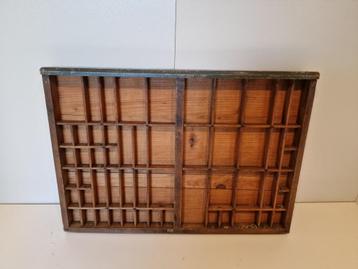 Fourniturenbak, brocante beschikbaar voor biedingen