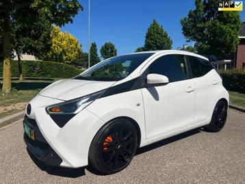 Toyota Aygo 1.0 VVT-i x-play limited Let op met Apple Carpla beschikbaar voor biedingen