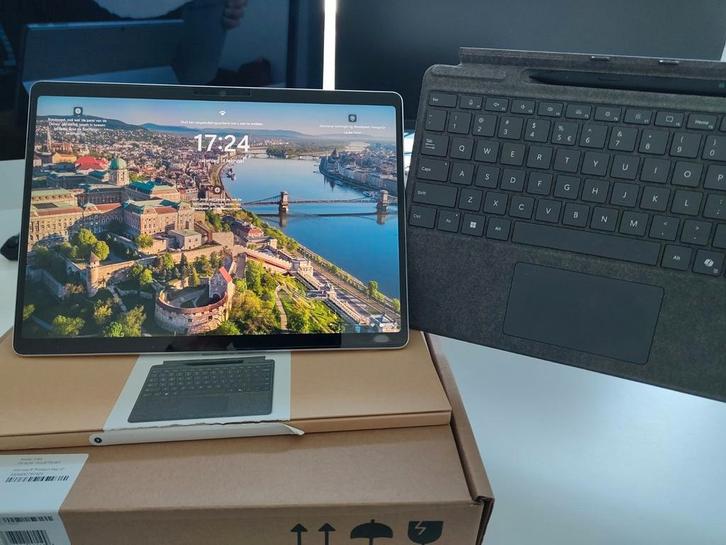 Surface Pro 11 ARM (X Plus) 2TB SSD + Toetsenbord & Pen, Computers en Software, Windows Tablets, Zo goed als nieuw, Wi-Fi, 13 inch of meer