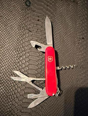Zwitsers Zakmes - Veelzijdig en Handig! beschikbaar voor biedingen