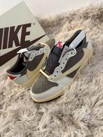 NIKE AIR JORDAN 1 LOW TRAVIS SCOTT REVERSE MOCHA 40 t/m 45, Ophalen of Verzenden, Nieuw, Overige kleuren, Sneakers of Gympen