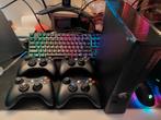 Xbox 360 met 4 controllers, Spelcomputers en Games, Spelcomputers | Xbox Original, Ophalen of Verzenden, Zo goed als nieuw, Met 3 controllers of meer
