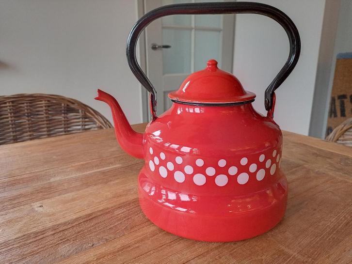 Grote rode emaille waterketel met witte stippen, Antiek en Kunst, Antiek | Emaille, Ophalen of Verzenden