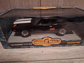 Oldsmobile 4-4-2 W-30 ERTL 1:18 zwart beschikbaar voor biedingen