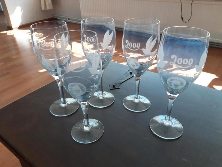 Set van 5 Millennium Wijnglazen, Verzamelen, Glas en Borrelglaasjes, Zo goed als nieuw, Overige typen, Ophalen of Verzenden