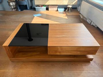 Zware salontafel met lade en glasplaat beschikbaar voor biedingen