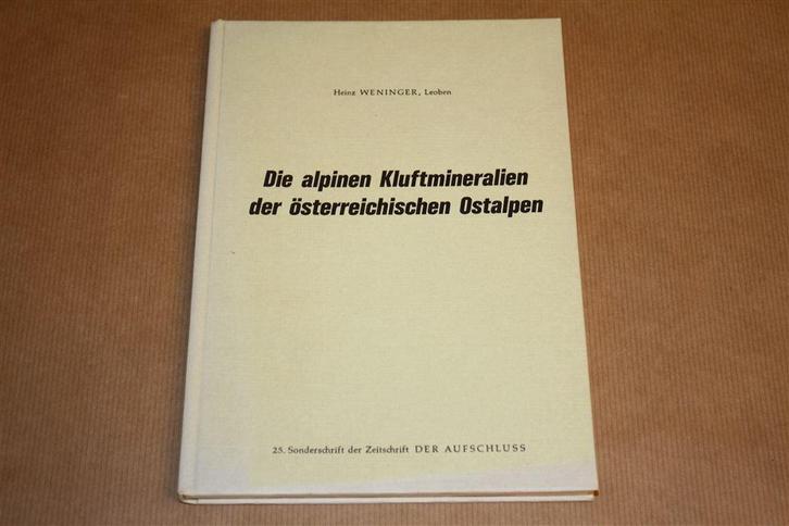 Boek - Alpinen Kluftmineralien Ostalpen, Verzamelen, Mineralen en Fossielen, Ophalen of Verzenden