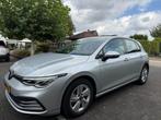 Volkswagen Golf 1.0 TSI 110pk 2022 Grijs, Auto's, Voorwielaandrijving, Stof, Zwart, 620 kg