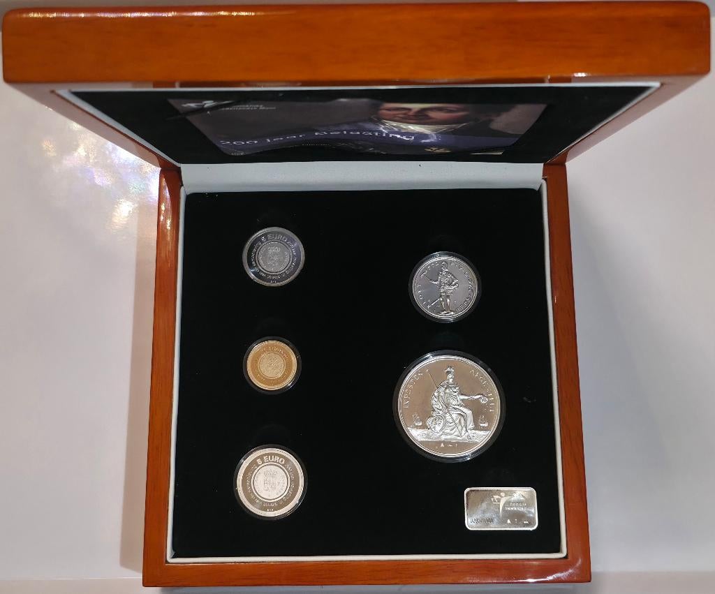 Prestigeset 200 Jaar Belasting – 6,72 g Goud – 78,4 g Zilver, Ophalen, Setje, Koningin Beatrix, Euro's