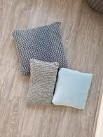 Set van 3 sierkussens: grijs & lichtblauw, diverse texturen, Ophalen of Verzenden, Zo goed als nieuw, Grijs, Vierkant
