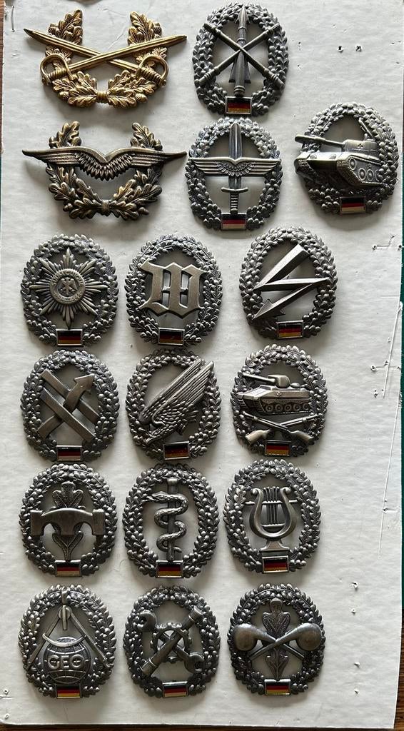 16 Duitse baret emblemen, Verzamelen, Verzenden, Landmacht, Duitsland, Embleem of Badge