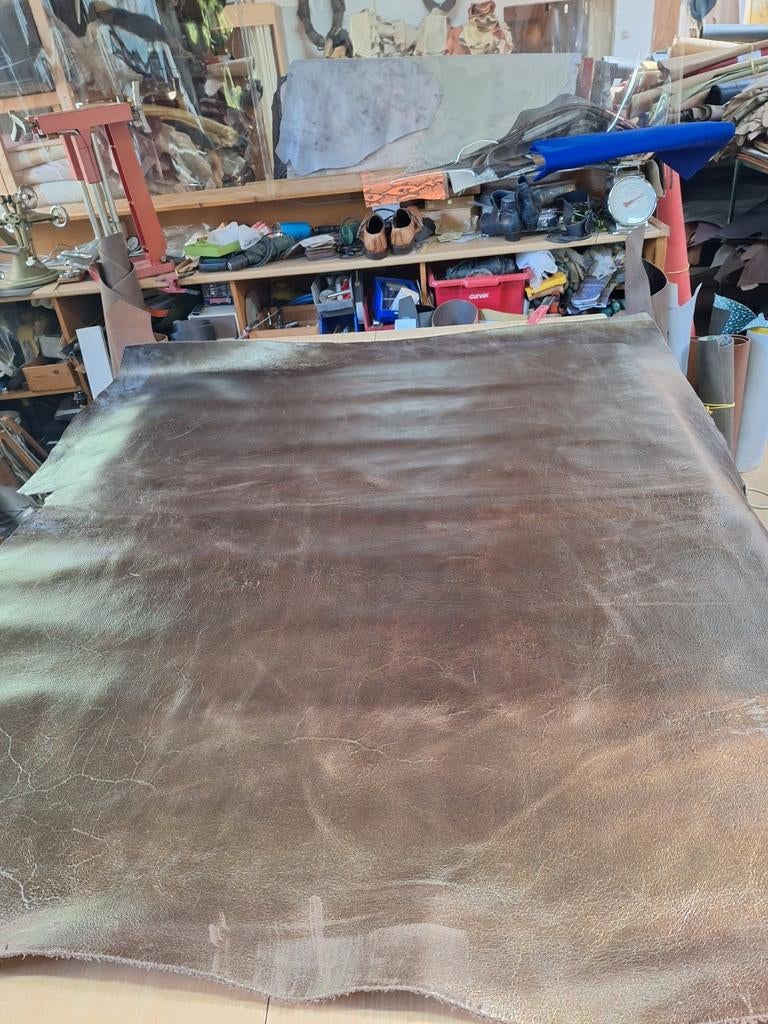 Buffel Tuigleder, ruwgelooid, Brons, Dikte 2,2 mm, Hobby en Vrije tijd, Stoffen en Lappen, Overige kleuren, 120 cm of meer, Leer of Kunstleer