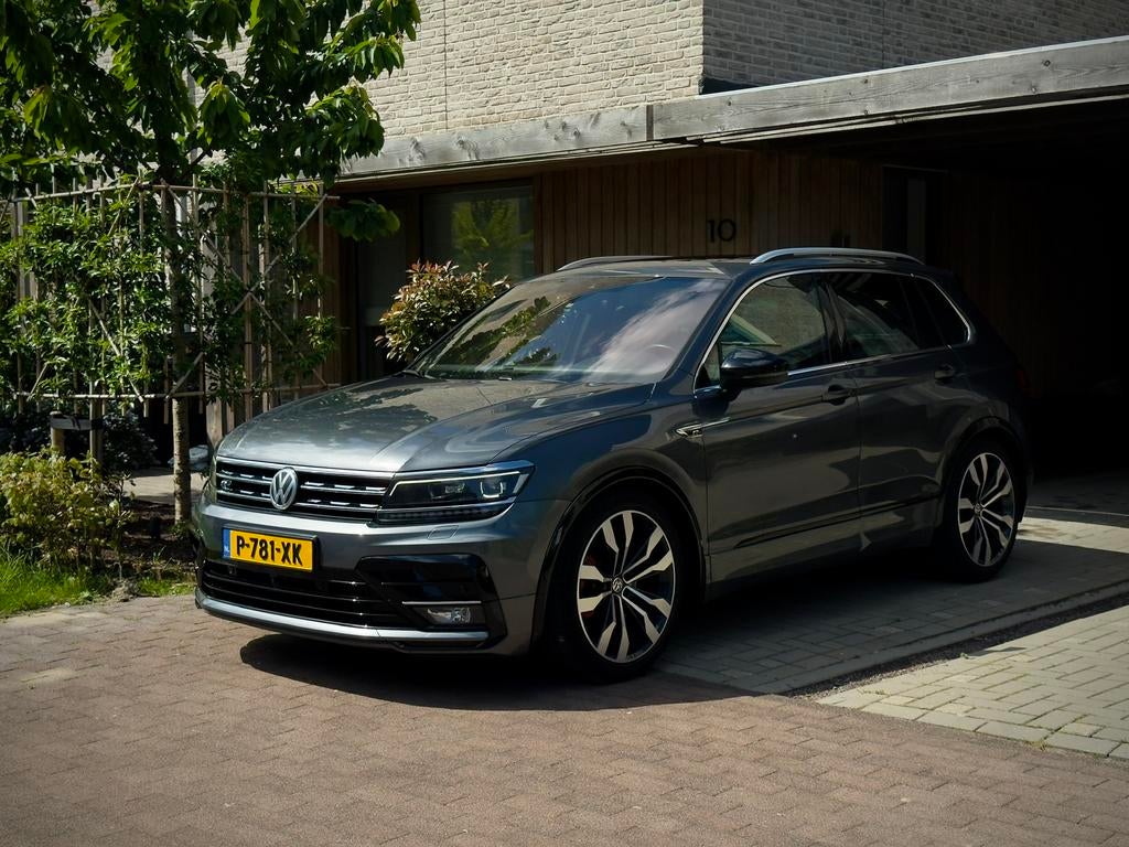 Volkswagen Tiguan 2.0 TSI 230pk 4Motion DSG 2019 Grijs, Auto's, Volkswagen, 1610 kg, 4 cilinders, 1984 cc, 2500 kg