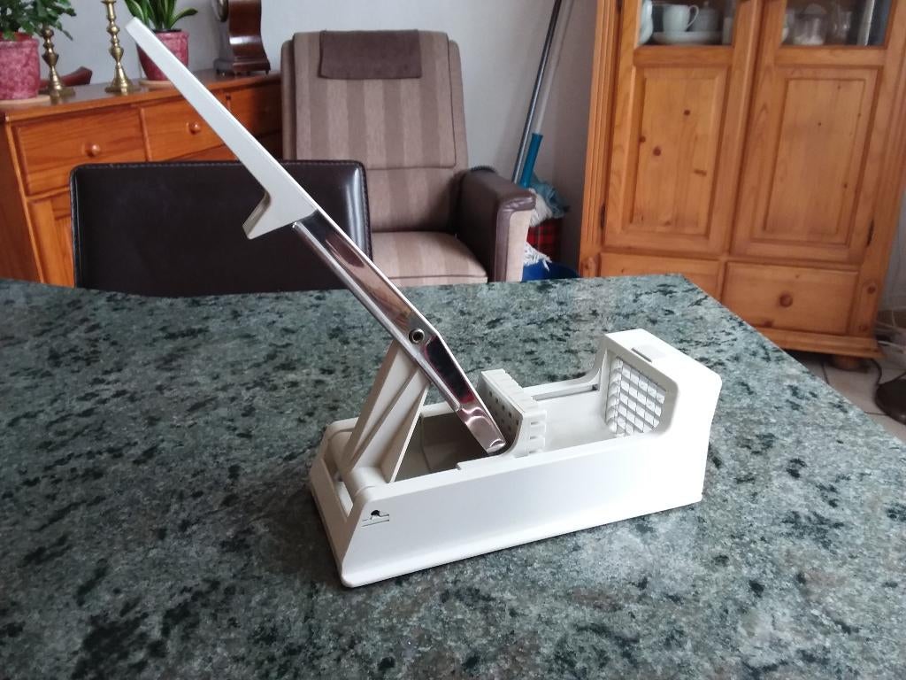 Brabantia patatsnijder-frietsnijder-vintage-in uitst. staat, Huis en Inrichting, Keuken | Keukenbenodigdheden, Ophalen, Zo goed als nieuw