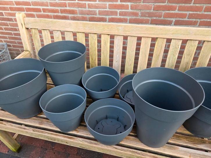 8 Grijze buiten potten tuin ELHO bloembak, Tuin en Terras, Bloembakken en Plantenbakken, Zo goed als nieuw, Kunststof, Tuin, 30 tot 60 cm