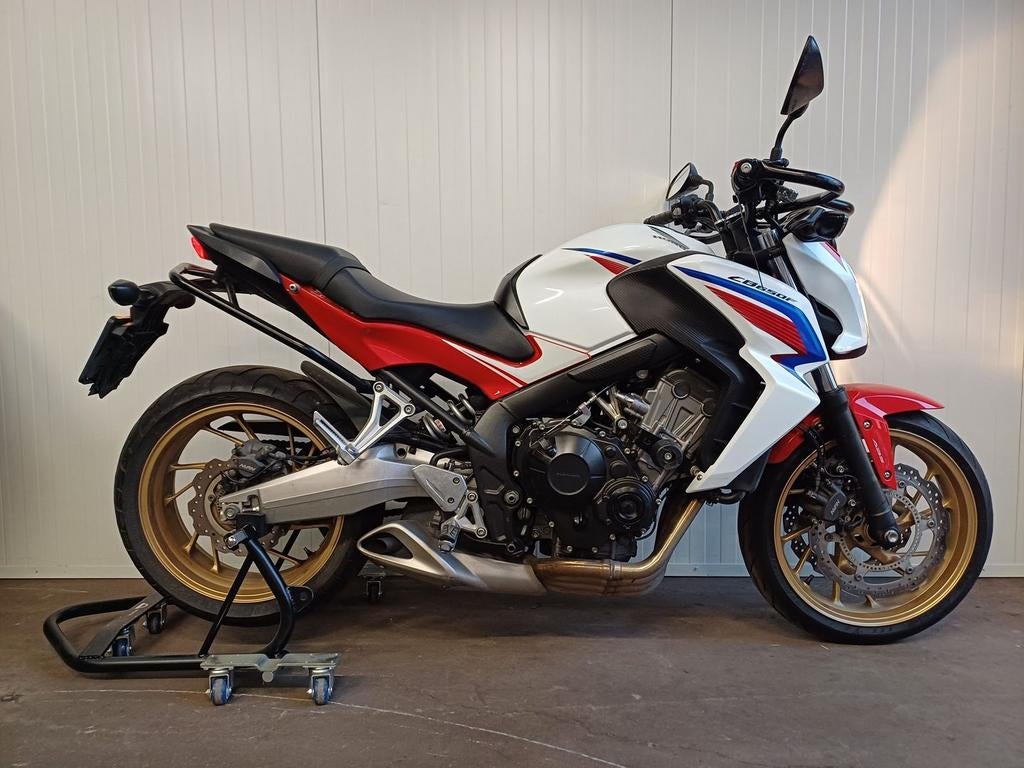 HONDA CB 650 F  26217 KM bj 2015 LESMOTOR verlaagd model, Motoren, Motoren | Honda, HONDA, 4 cilinders, Bedrijf, Onbekend