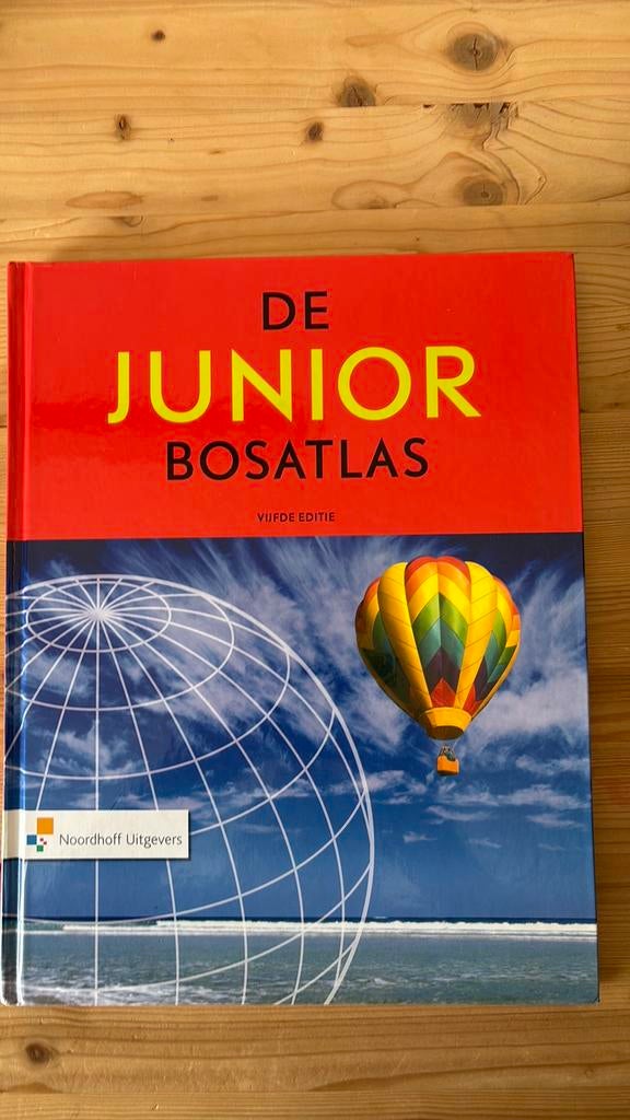 Junior Bosatlas, Boeken, Bosatlas, 2000 tot heden, Ophalen of Verzenden, Zo goed als nieuw