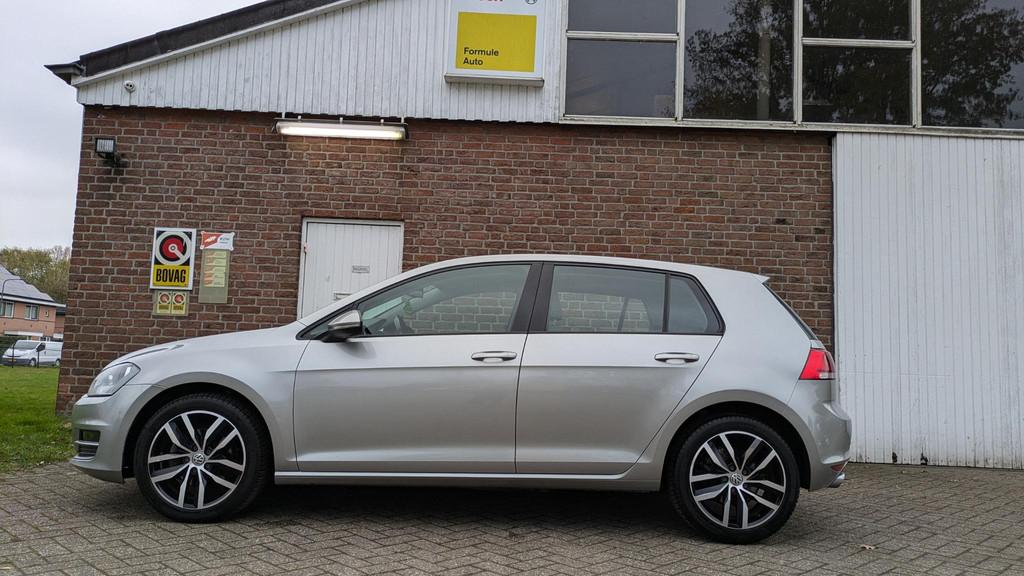 Volkswagen Golf 1.2 TSI Highline - airco - MFL - Navi, Voorwielaandrijving, Euro 5, Parkeersensor, Gebruikt