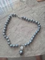 Elegante grijze parelketting met hanger, Sieraden, Tassen en Uiterlijk, Kettingen, Overige materialen, Ophalen of Verzenden, Zo goed als nieuw