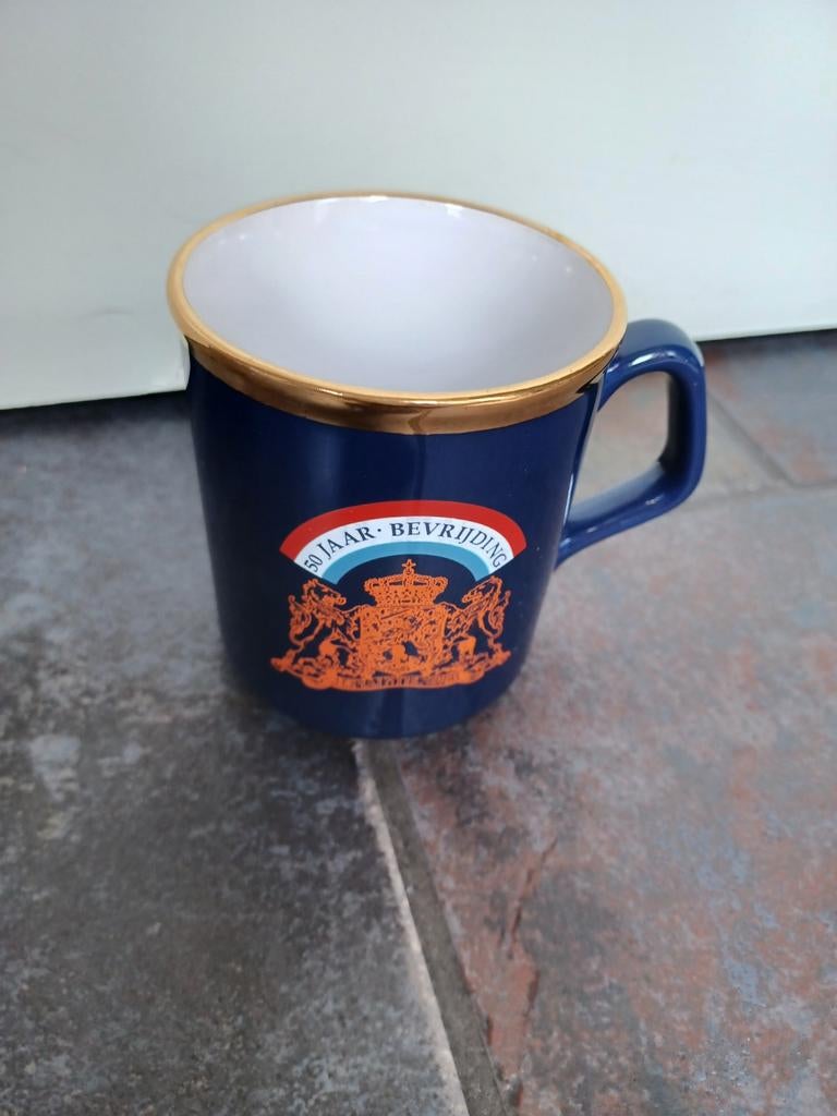 Beker: 50 jaar bevrijding, Ophalen of Verzenden, Zo goed als nieuw, Overige typen