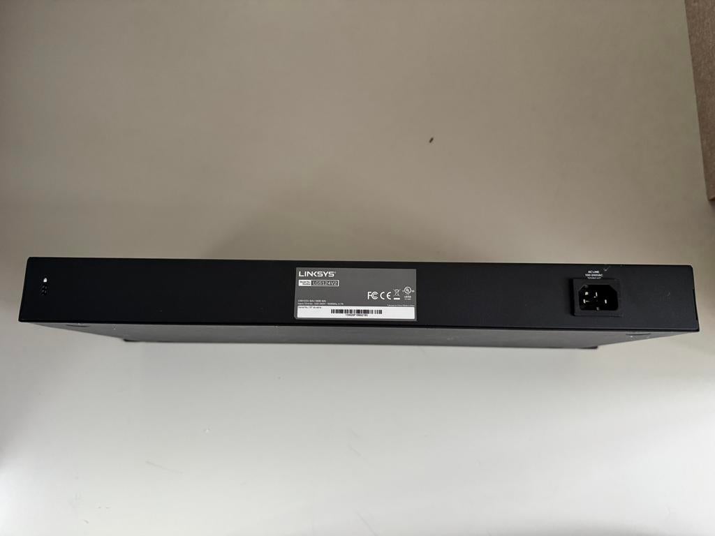 Linksys LGS124v2 24 port switch, Computers en Software, Netwerk switches, Ophalen of Verzenden, Zo goed als nieuw