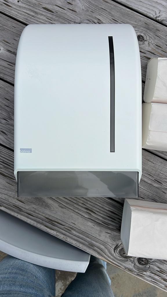 Handdoekjes dispenser met doekjes (ca. 24 cm breed), Ophalen of Verzenden, Overige typen