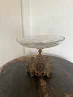 Antieke Fruitschaal met Gedetailleerde Bronzen Voet, Ophalen