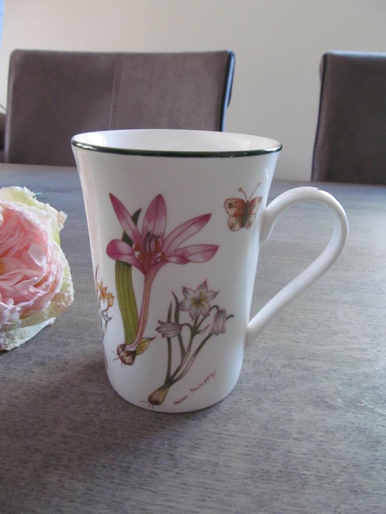 Royal Albert Astbury Beker, Huis en Inrichting, Keuken | Servies, Keramiek, Overige typen, Ophalen of Verzenden, Zo goed als nieuw