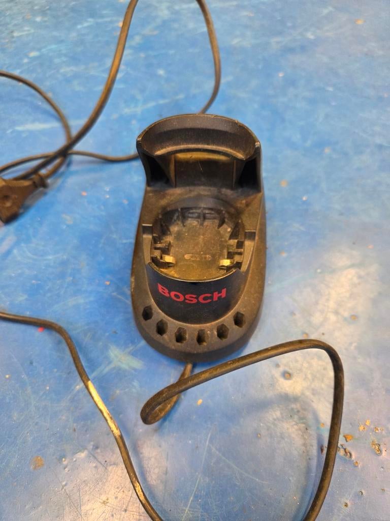 Bosch acculader voor boormachine, Ophalen of Verzenden, Gebruikt