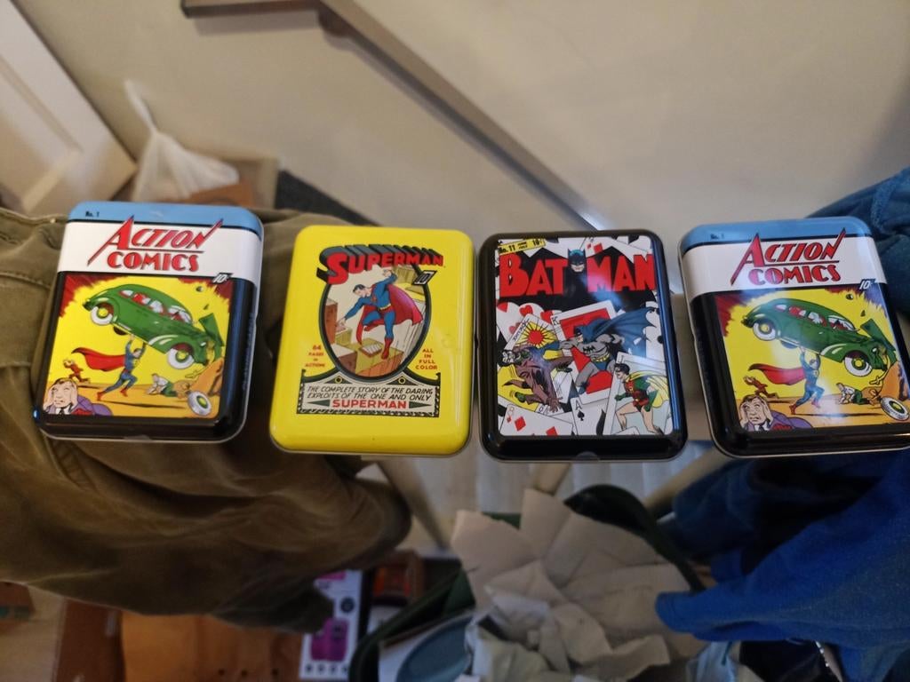Superman en Batman kaarten in blik nieuw, Verzamelen, Ophalen of Verzenden, Superheld, Nieuw, Beeldje of Figuurtje