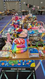 Kinderkleding- speelgoedbeurs Sporthal Heuvelland Groesbeek, Twee personen