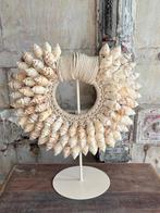 Strombus Urceus schelpenketting op statief Ø 26 cm, Ophalen of Verzenden, Nieuw