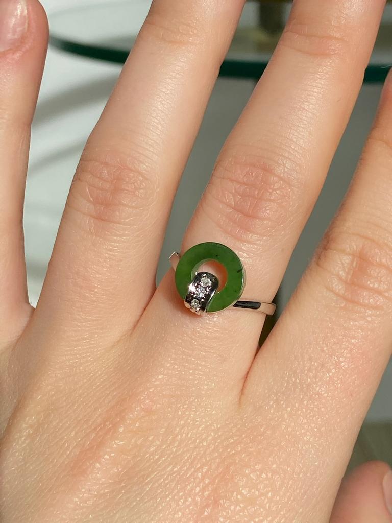 14 karaat witgouden ring - Diamant en Jade, Sieraden, Tassen en Uiterlijk, Ringen, Wit, Ophalen of Verzenden, Zo goed als nieuw