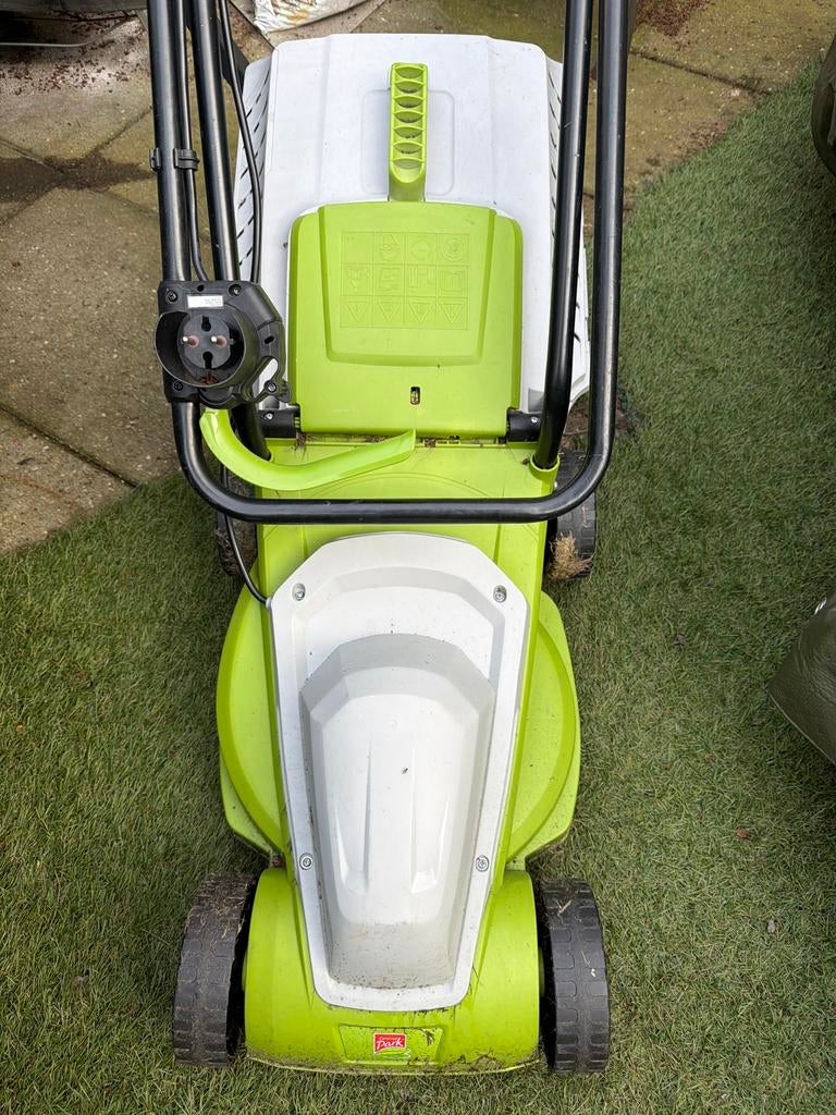 Elektrische grasmaaier - Perfect voor kleine tot middelgrote, Ophalen, Cirkelmaaier, Gebruikt, Elektrische grasmaaier