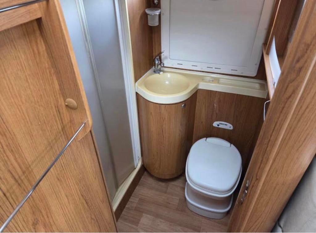 Caravans And Camping 5-6
