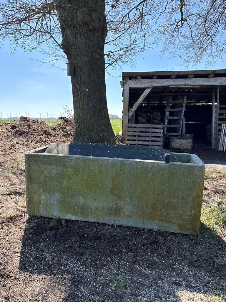 Degelijke betonnen bloembak - 170x50x64 cm, Gebruikt, 100 cm of meer, Ophalen of Verzenden, Beton