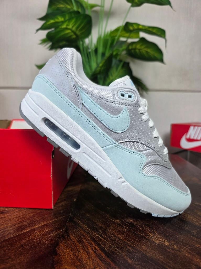 Nike Air Max 1 '87 Glacier Blue maat 42,5, Blauw, Nike, Nieuw, Ophalen of Verzenden