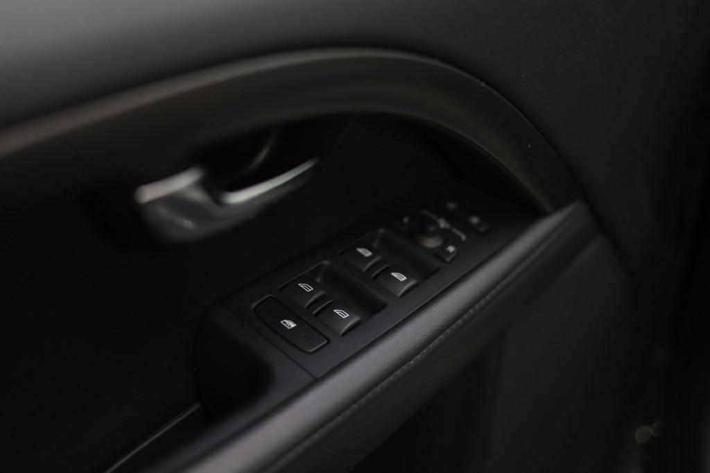 Volvo V70 2.0 T4 Polar+ (bj 2016), Voorwielaandrijving, Gebruikt, 1969 cc, Handgeschakeld