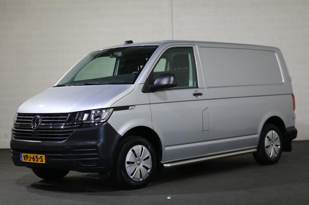 Volkswagen Transporter 2.0 TDI L1 H1 Airco (bj 2022), Auto's, Bestelauto's, Voorwielaandrijving, Stof, Gebruikt, Euro 6