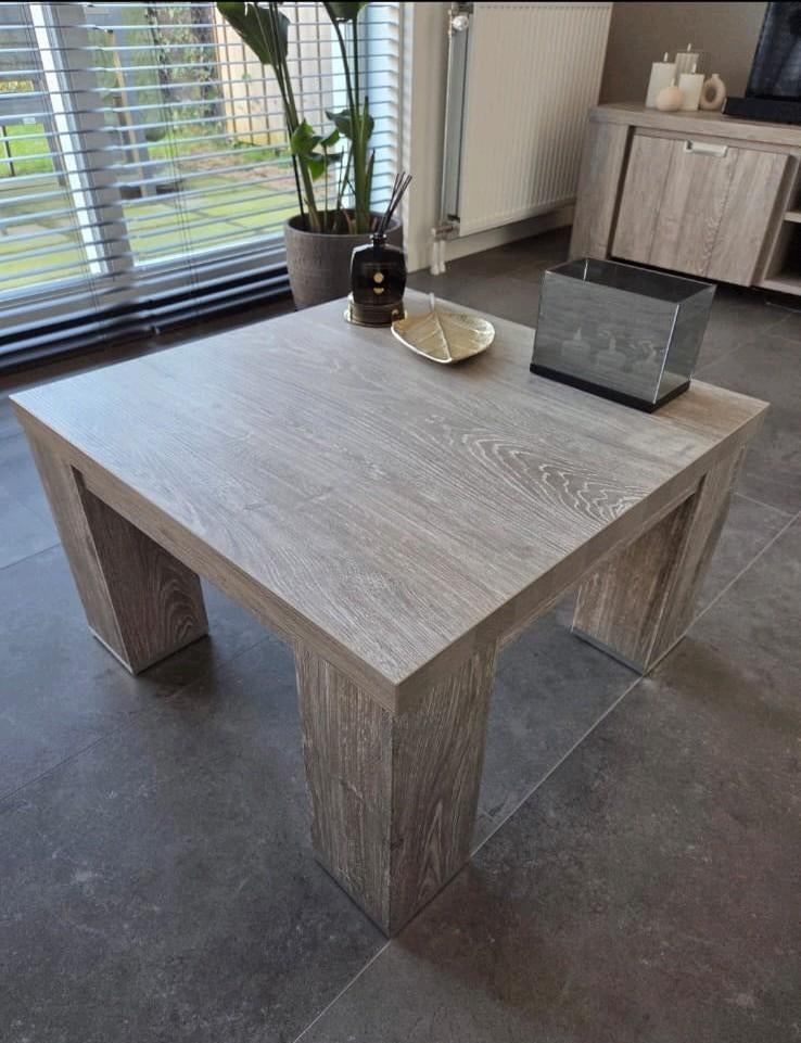 Nette salon/bijzettafel van eiken fineer te koop, Ophalen, 50 tot 100 cm, Vierkant, 50 tot 100 cm