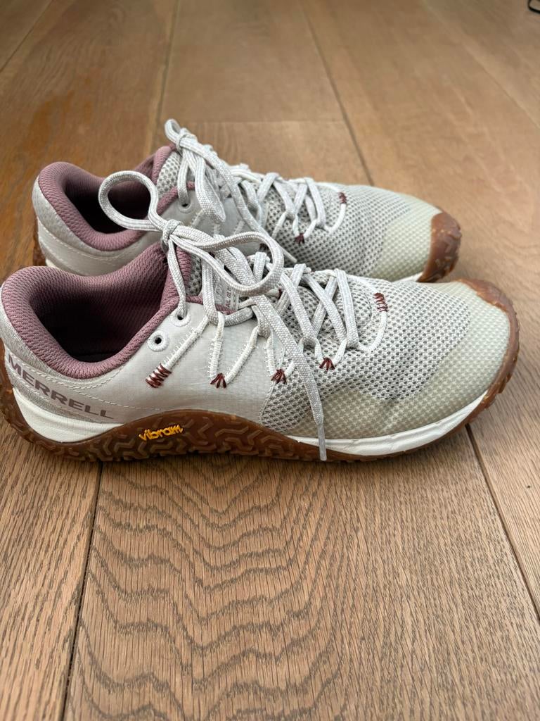 Merrell Trail Glove 7, Beige, Ophalen of Verzenden, Sneakers of Gympen, Zo goed als nieuw
