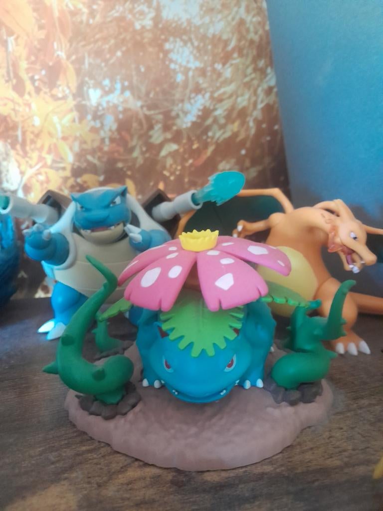 Pokemon Blastoise charizard veanesaur beeldje, Hobby en Vrije tijd, Feestartikelen, Ophalen of Verzenden