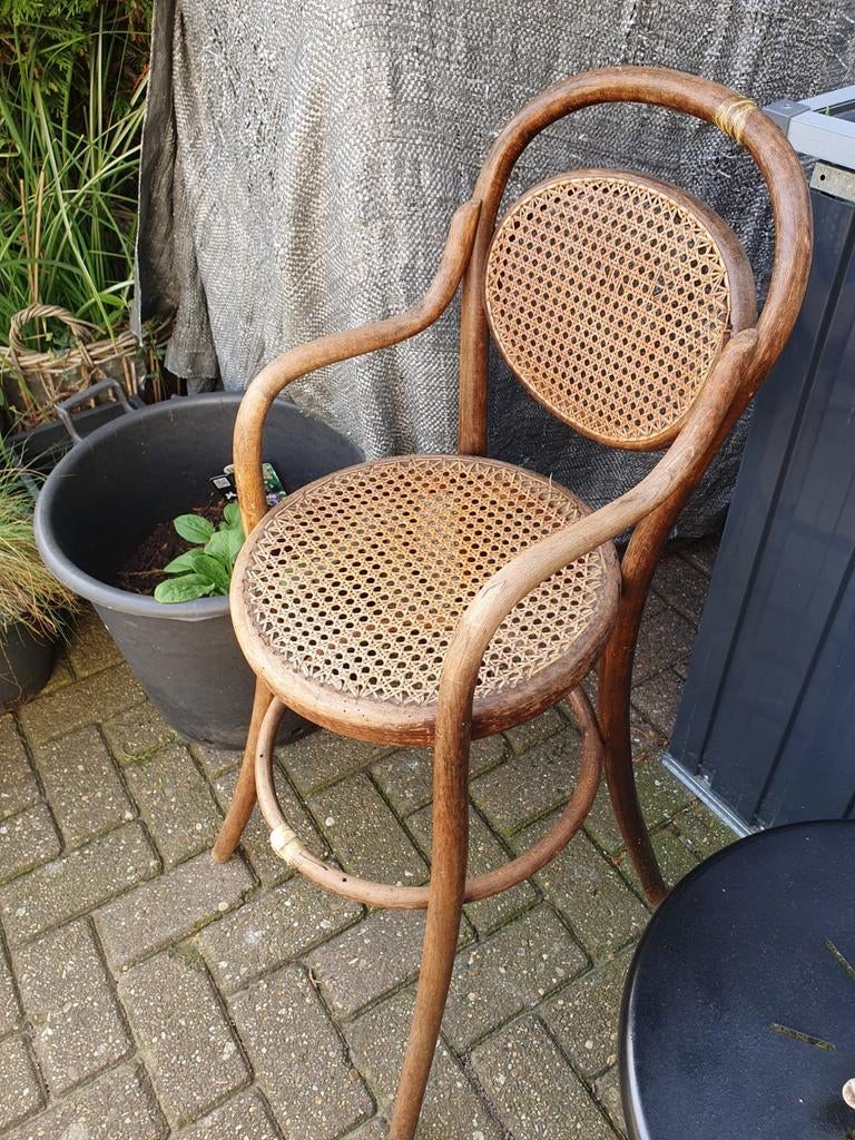 Vintage Thonet stijl barkruk met rieten zitting, Huis en Inrichting, Gebruikt, Met voetsteun, Hout, Ophalen of Verzenden