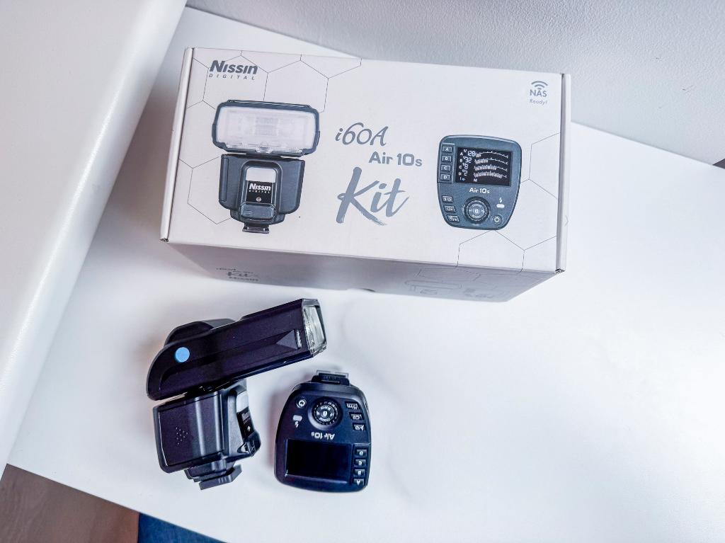 Sony NISSIN i60A + Air 10s (nieuwstaat + doos), Ophalen of Verzenden, Zo goed als nieuw, Overige merken, Kantelbaar