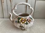 Brocante Keramieke theepot - bloempot met bloemornament, Gebruikt, Ophalen of Verzenden, Nvt, Nvt